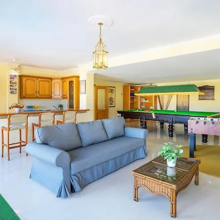 Villa Carlos, Golf Views Mijas