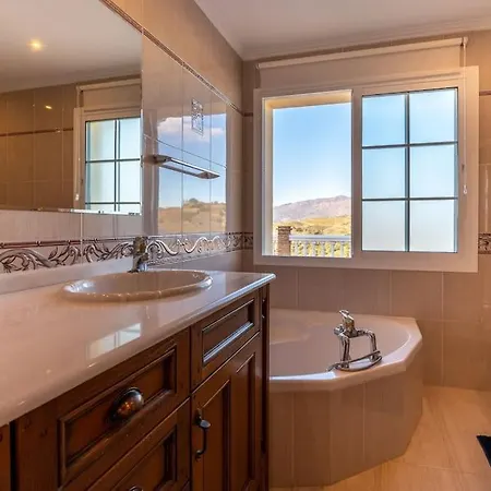 Villa Carlos, Golf Views