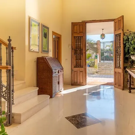 Villa Carlos, Golf Views Mijas
